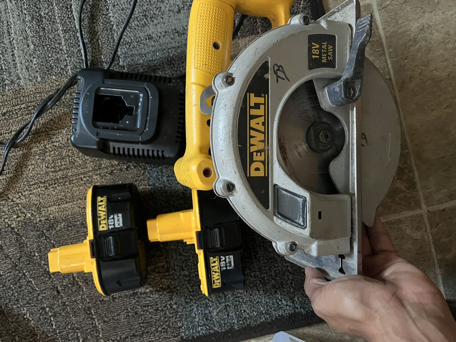 Dewalt Saw 