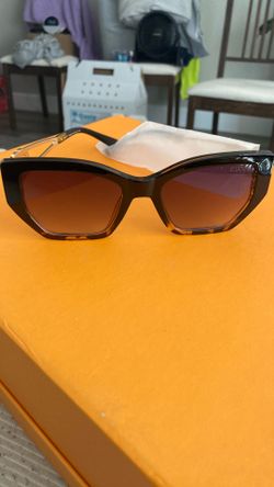 Woman’s Sunglasses