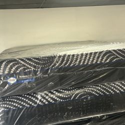 King Mattresses- Sealy Posturepedic Highpoint Hybrid 