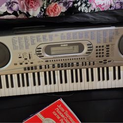 Casio WK 1630 With Stand