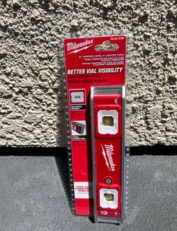New Milwaukee 9” Inches  Torpedo Level With Lighted Vials