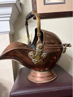 Vintage Victorian English Helmet-Style Copper Coal Scuttle Bucket 1890s