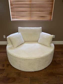 Lounge Chair - Unused