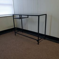 Table / Desk - can DELIVER almost anywhere for $20 extra - gently used and in LIKE NEW condition 😍