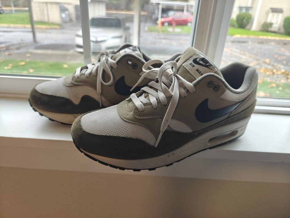 Nike Air Max 1 Excellent Condition 9.5