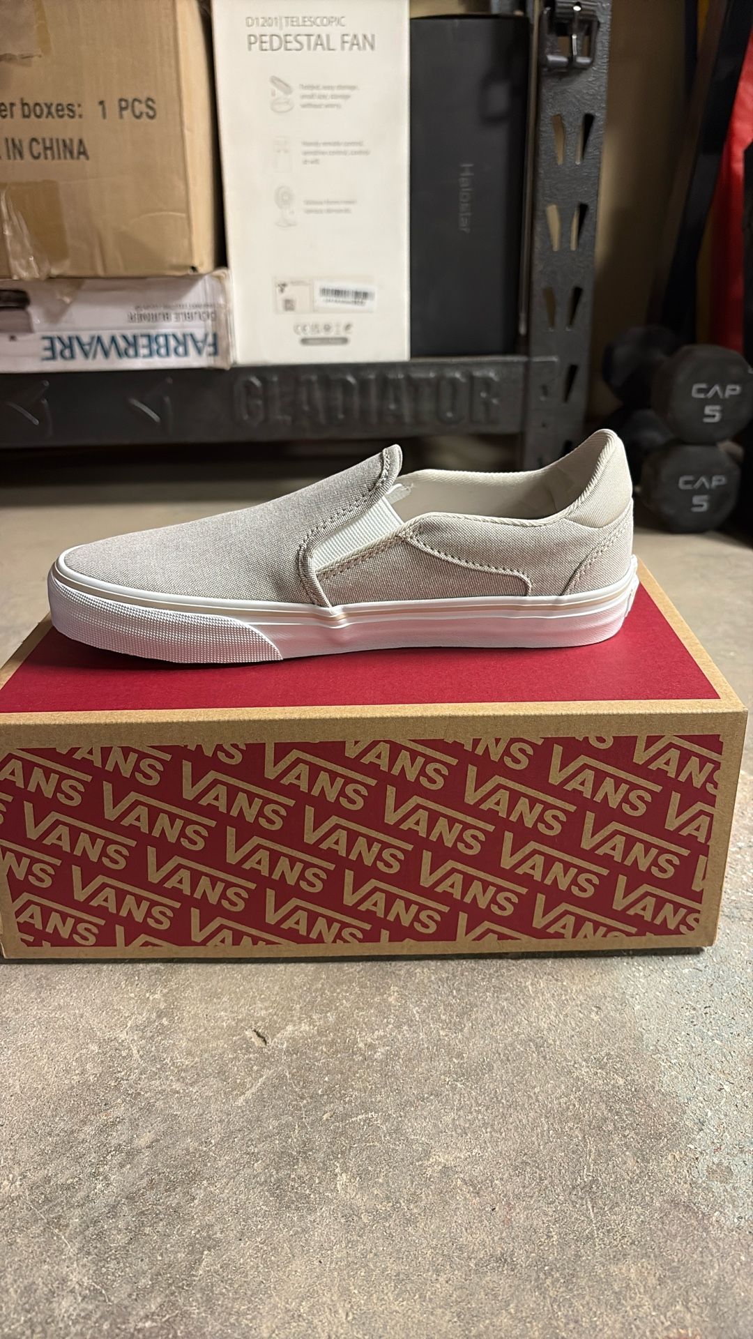 Vans Asher Deluxe Size 8.0