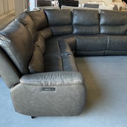 Power Recliner Sectional 