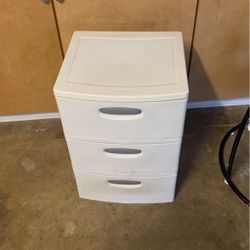 Sturdy 3 Drawer Plastic Bin 