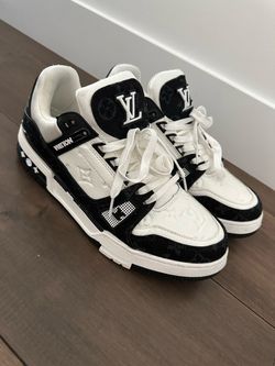 Louis Vuitton sneakers shoes men’s size 10 worn only a few times