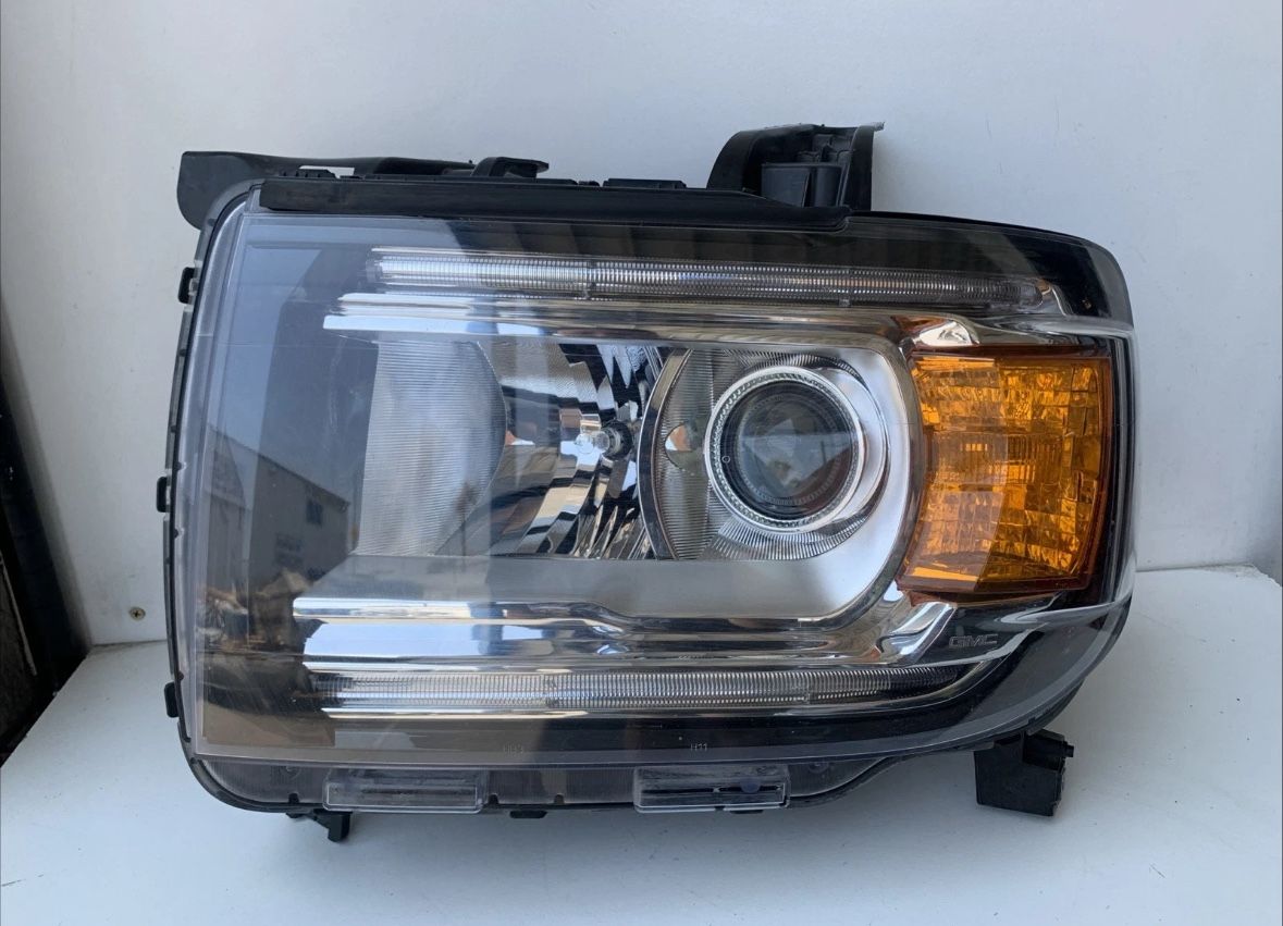 2015 - 2020 GMC CANYON DRIVER LH LEFT HALOGEN HEADLIGHT OEM USED #5103