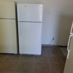 Frigidare Refrigerator 