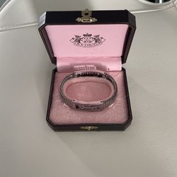 JUICY COUTURE JUICY Clasp Bracelet NEW WITH TAGS Hard to Find