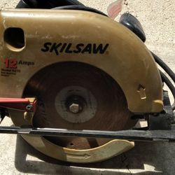 Skil Saw - 12 Amp Model 5285 2.5 Amp  71/4 Circular Saw