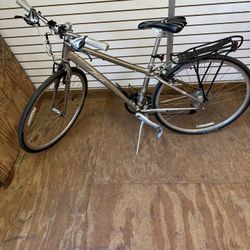 WOMEN’S TREK 7.3 HYBRID BIKE