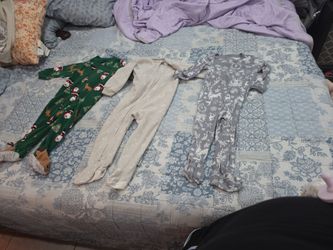 Winter themed footed jammies size 18 months