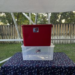 Set Of 2 Large Plastic Box  Whit lids 