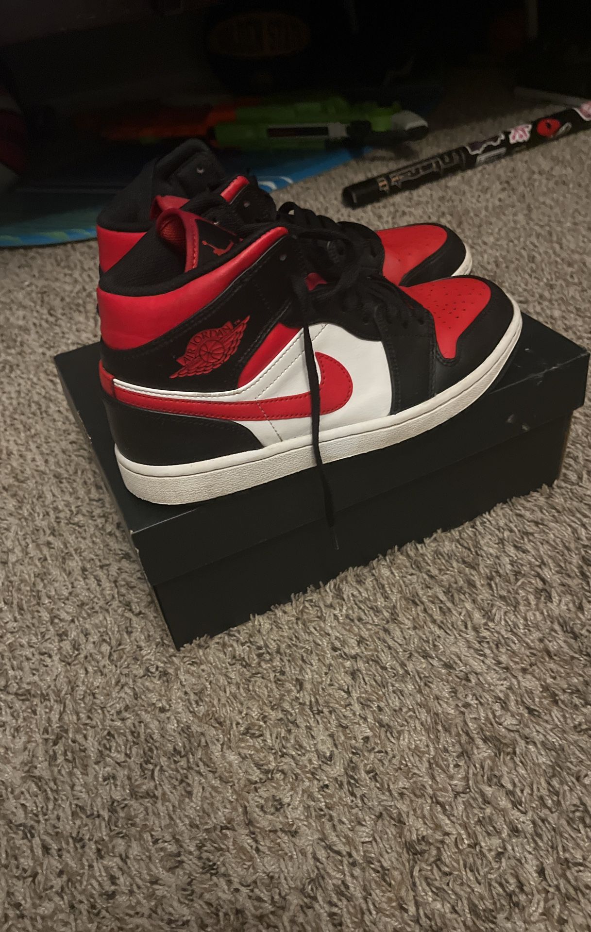 Jordan 1 Mid Bred Toe