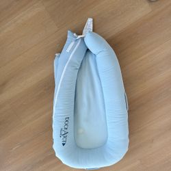 Dock A Tot - pillow For Newborns 