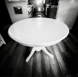 White 40 inch round farmhouse table