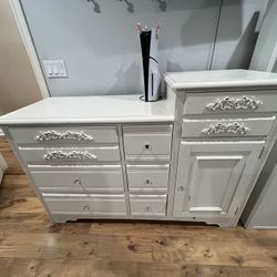 Vintage-wood Changing Table/dresser