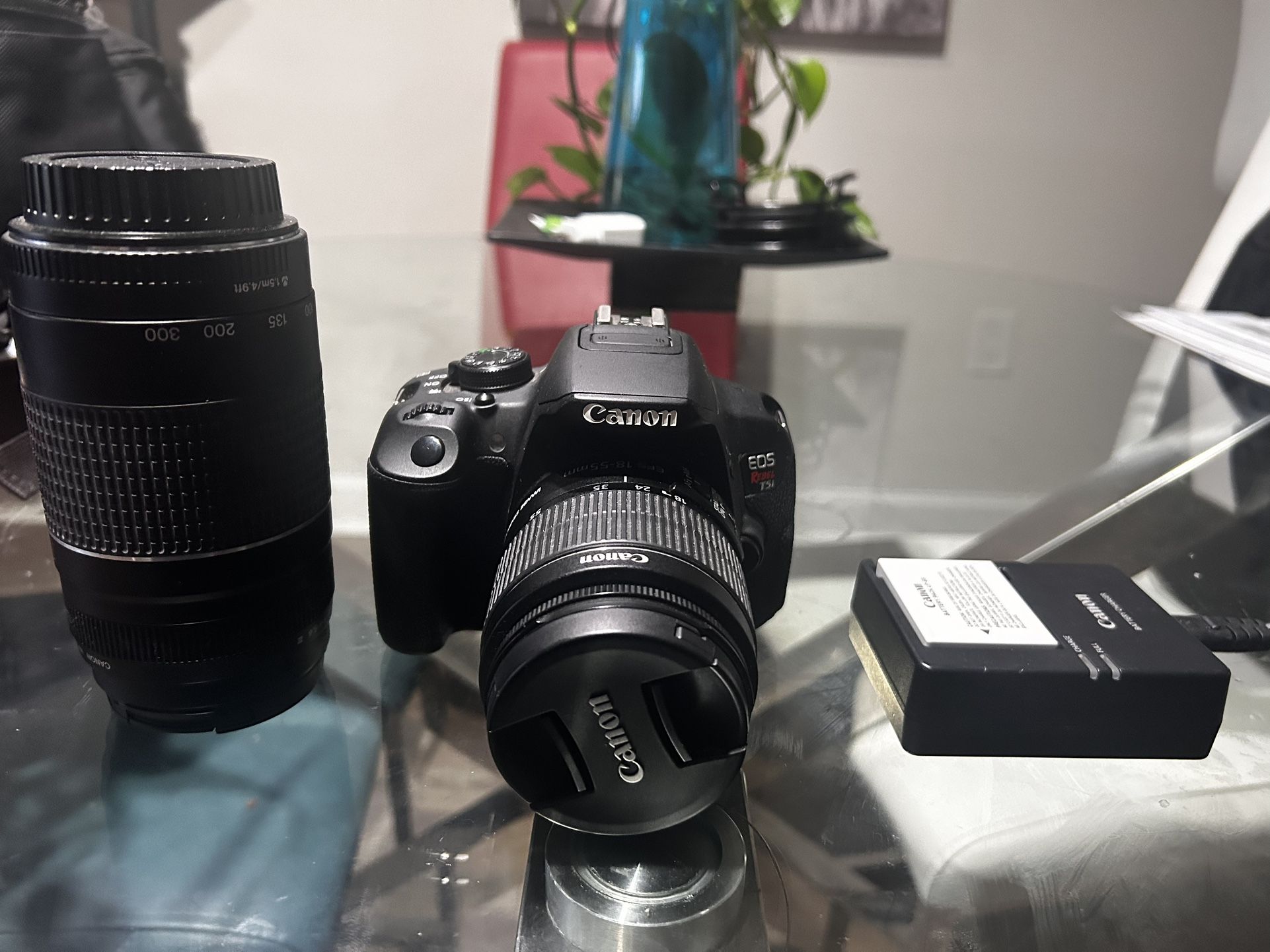 CANON (EOS REBEL T5i) DSLR CAMERA