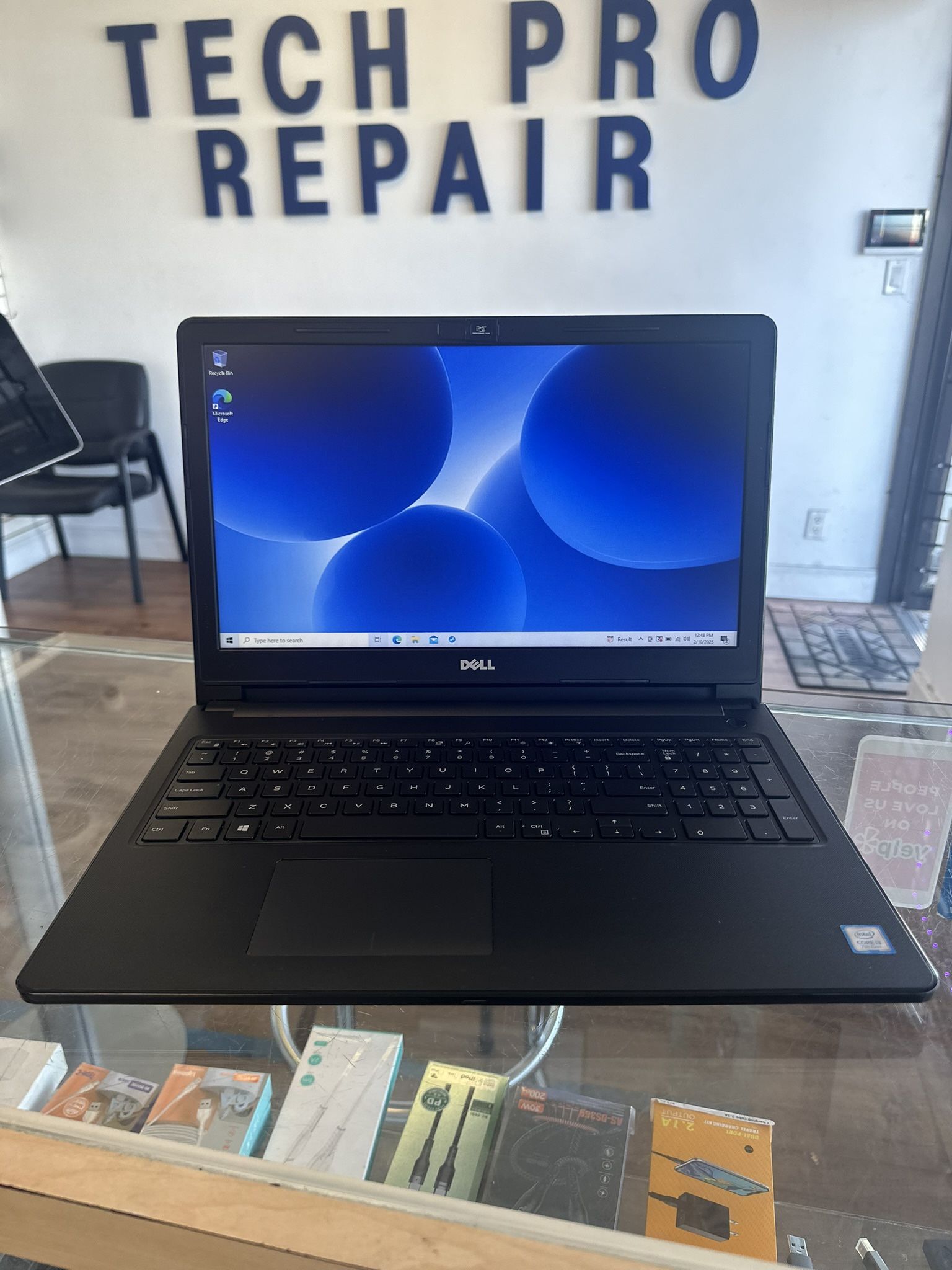 Dell 15” Laptop. i3, 8gb RAM, 512gb SSD. In perfect condition. Super fast. Great for work or school.
