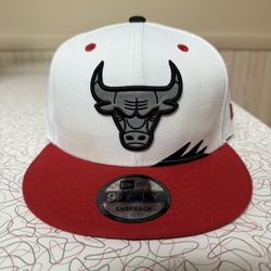 Chicago Bulls Snapback – Red & White 