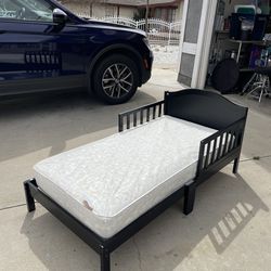 Toddler bed with mattress