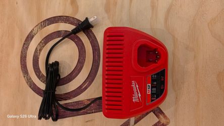 Milwaukee M12 Battery Charger
