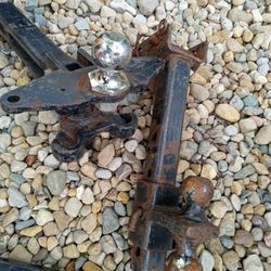 2 Hitches And Trailer Sway Bars