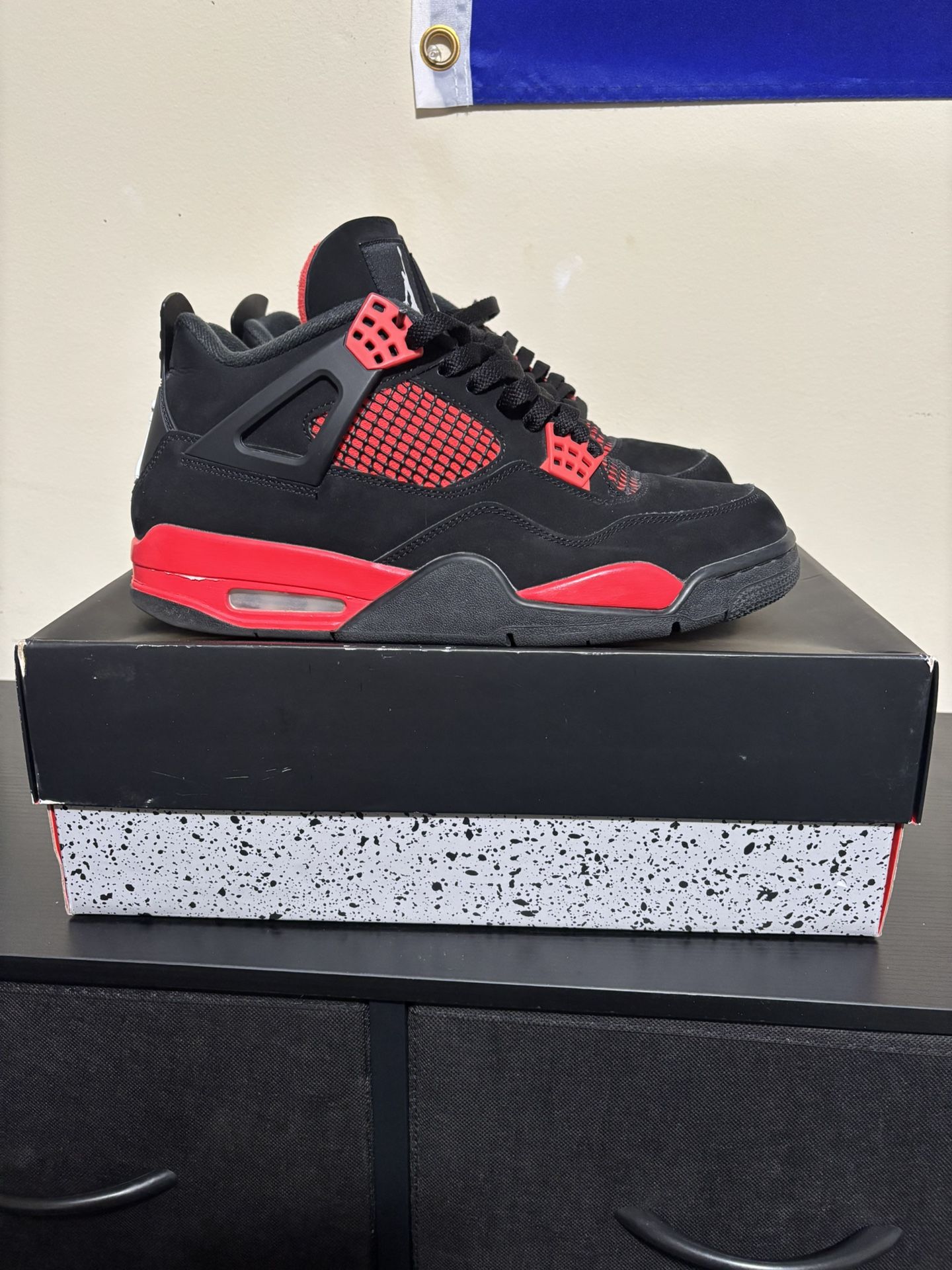 Jordan 4 Red Thunders