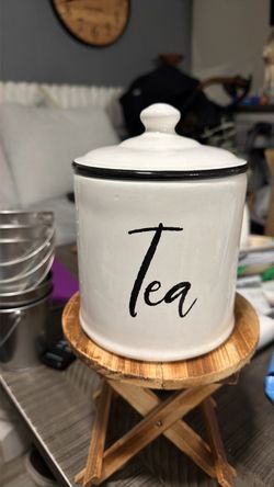 Tea canister holder