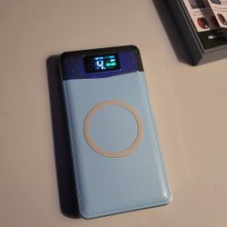 Wireless/Wired Charging Power Bank With Flashlight
