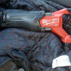 Milwaukee M18 Fuel Sawzall And 5 Ah Battery 