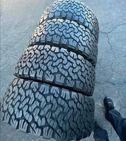 285 60 20 Bfgoodrich ko2 Tires Con 80% de Vida Las 4