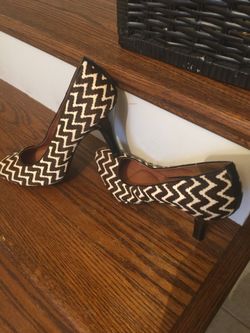 Brown/White pumps