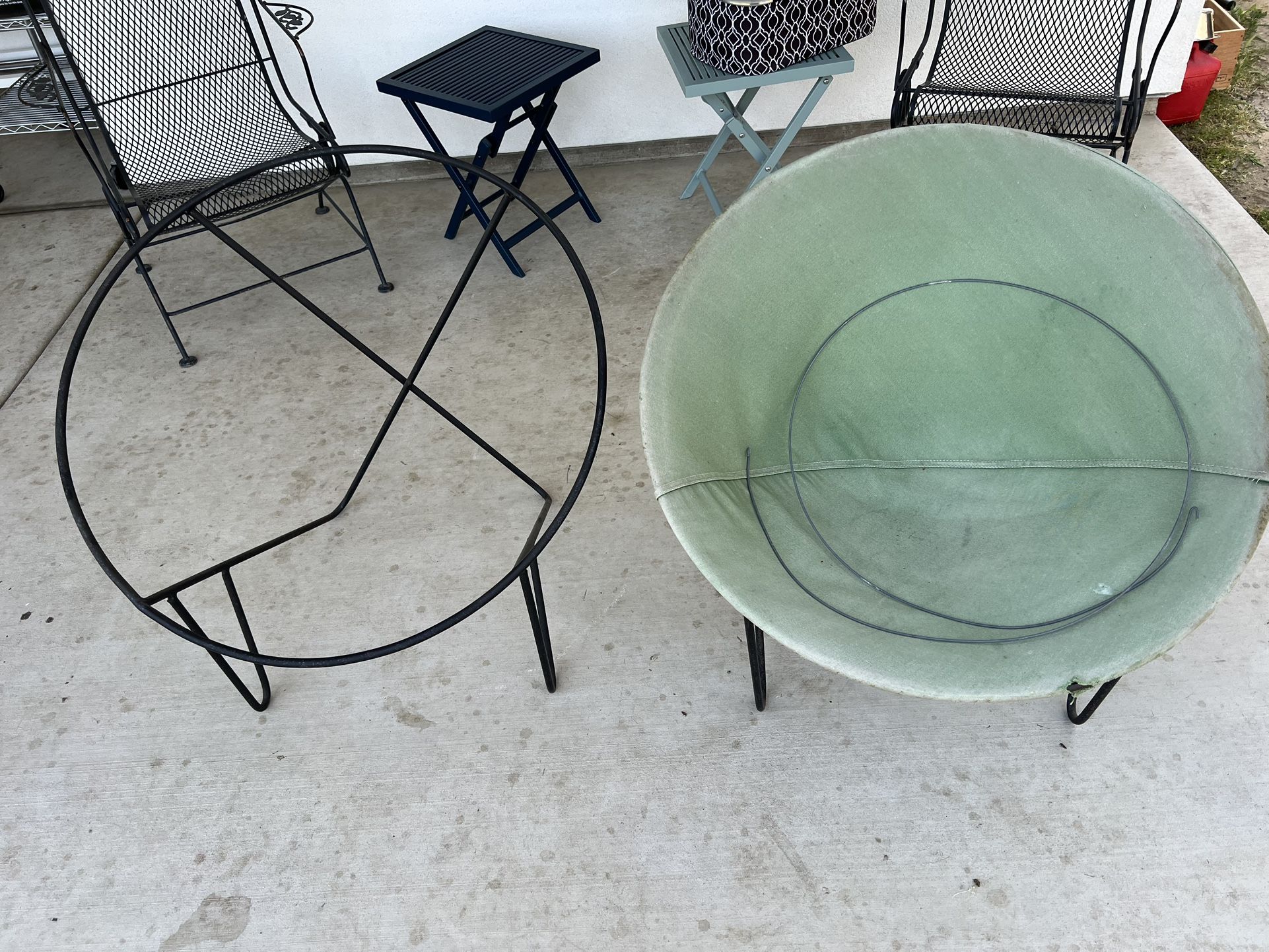 Saucer Chairs 