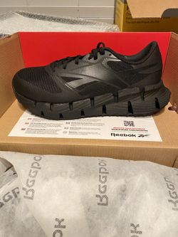 Women’s size 11 Reebok work shoes