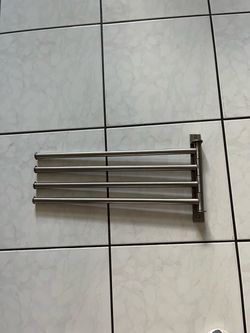 Wall-mounted stainless steel piece for 4 towels