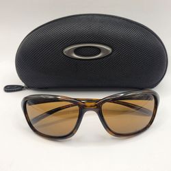 New Oakley Chainlink OO9297-02 Polarized Sunglasses Tortoiseshell with Case