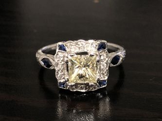 Antique diamond ring - 1.01 carats Fancy Light Yellow with sapphires
