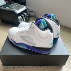 Jordan 5 Grape 2025 Release DS Sz 9