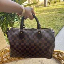 Authentic LOUIS VUITTON Damier Monogram Speedy Purse Handbag for Sale in  Agoura Hills, CA - OfferUp
