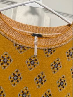 Womens Clothes For Sale // Free People, Uniqlo Etc.