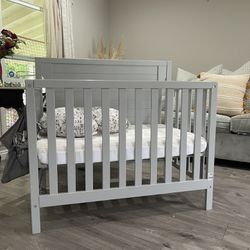Mini Baby Crib And Mattress 
