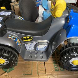 BATMAN MOTORIZED CAR