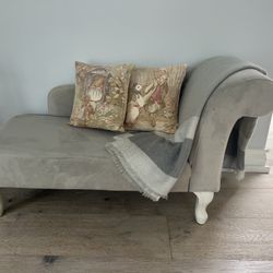 Child / Doggie Chaise Lounge