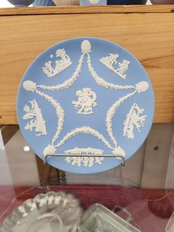 The Wedgwood Collectors Society Plate
