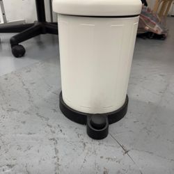 Bathroom Garbage Can 