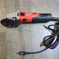 Milwaukee
13 Amp 5 in. Small Angle Grinder with Dial Speed
Milwaukee
13 Amp 5 in. Small Angle Grinder with Dial Speed